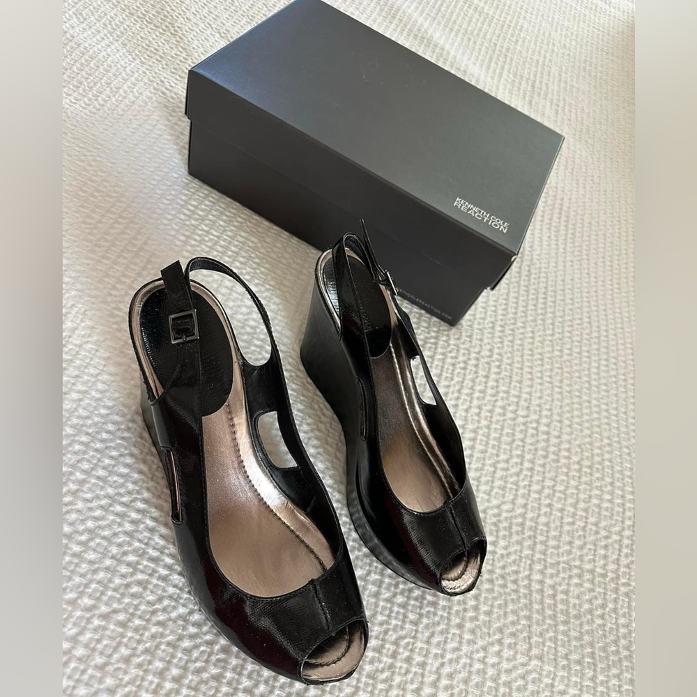 Kenneth Cole black wedges